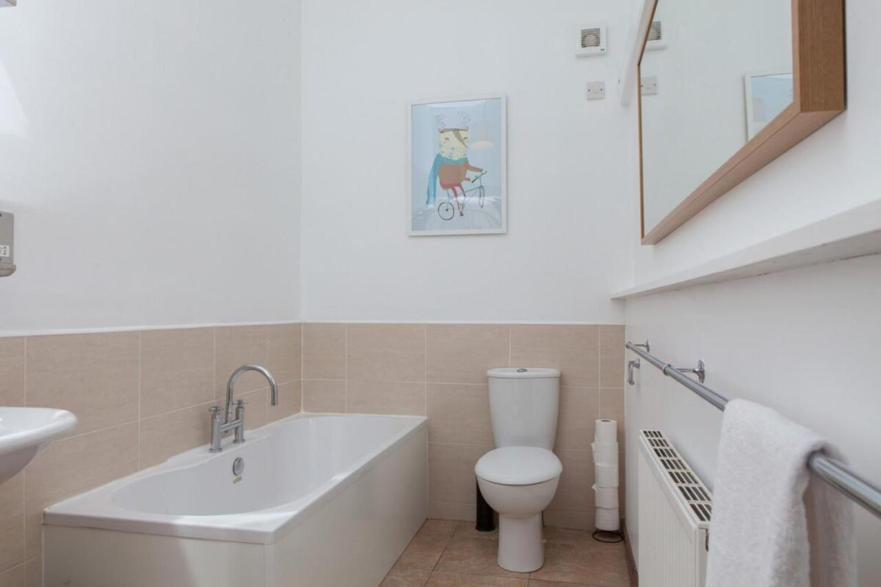 Amazing 4 Bedroom Apartment Just Off The Meadows Édimbourg Extérieur photo